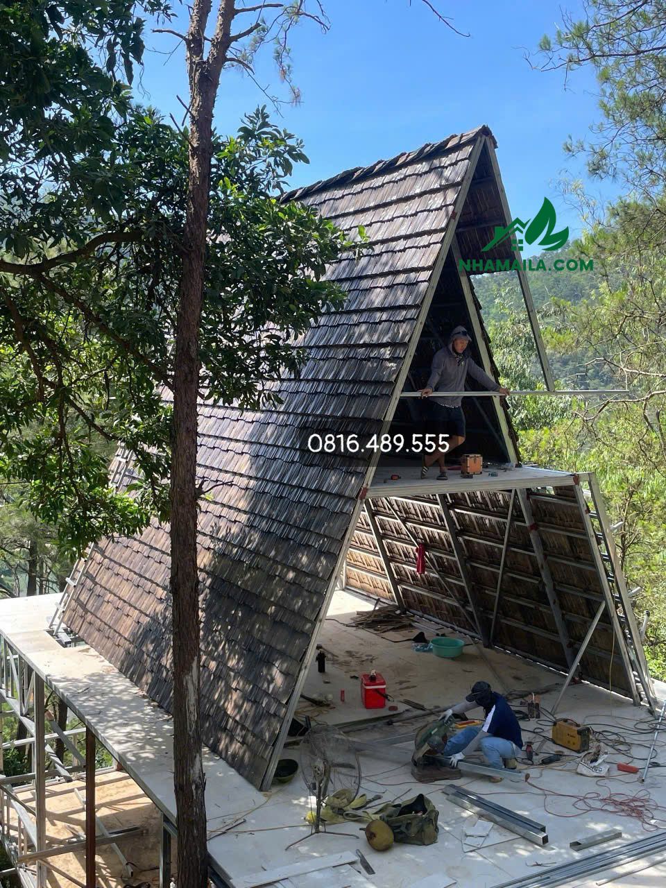 Nhà Tam Giác Lợp Mái Pơ Mu Nhân Tạo – Giải Pháp Thẩm Mỹ, Bền Đẹp Cho Homestay, Nhà Hàng, Quán Cà Phê